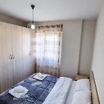 아파트 Skyline View 2br 티라나